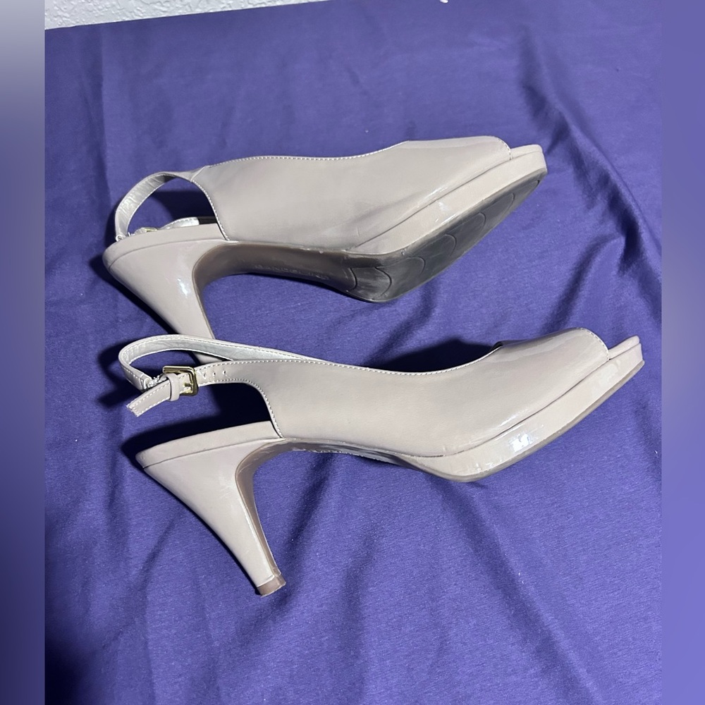 Bandolino Patent Leather Sling Backs - Picture 6 of 8